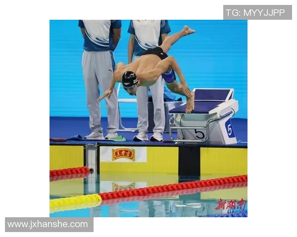 全运会男人4X200米自由泳接力决赛 张展硕最终一棒完成大逆转 山东队打败浙江队夺冠